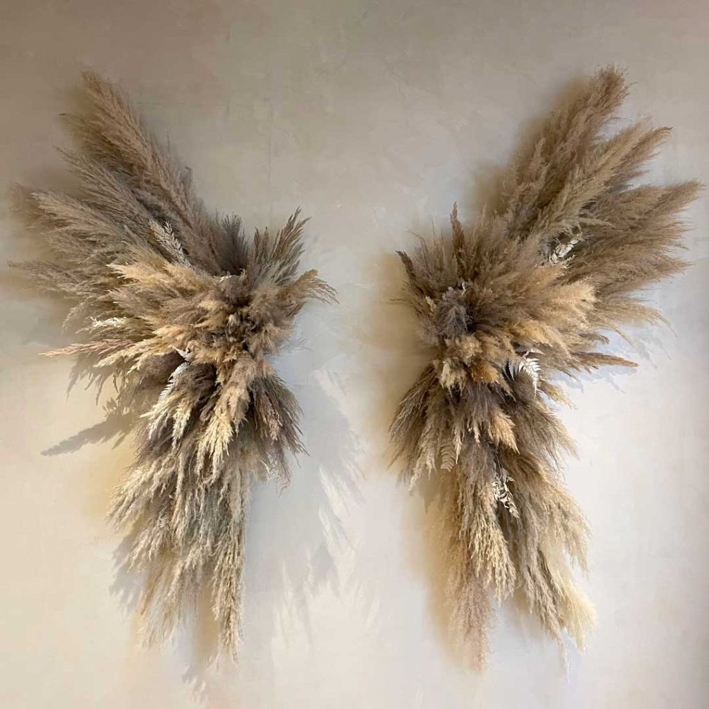 floral-installations-pampas-wings